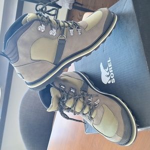 Mens Sorel hiker  9.5